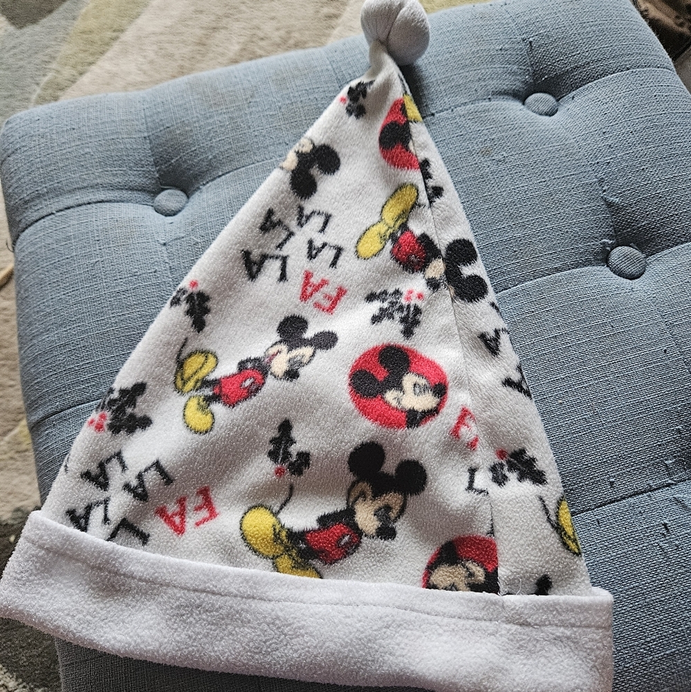 🌟3/$25🌟 Mickey Mouse Flanel Christmas Hat